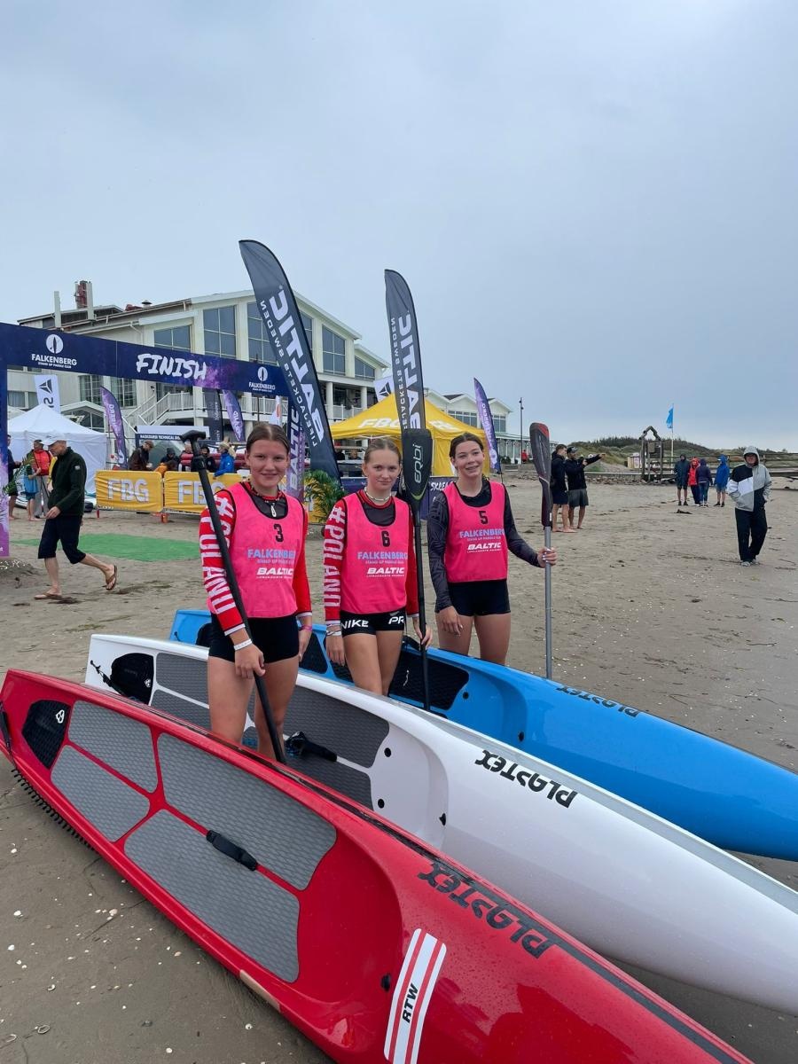 Zdjęcie w galerii na portalu naszraciborz.pl: Raciborskie wodniaczki wracają ze Szwecji z medalami wiadomości z regionu