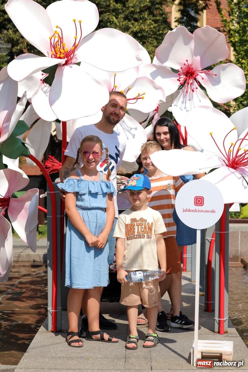 Zdjęcie w galerii na portalu naszraciborz.pl: Fajne miasto, fajna impreza, fajni ludzie. Raciborzanie swawolą [WIDEO] wiadomości z regionu