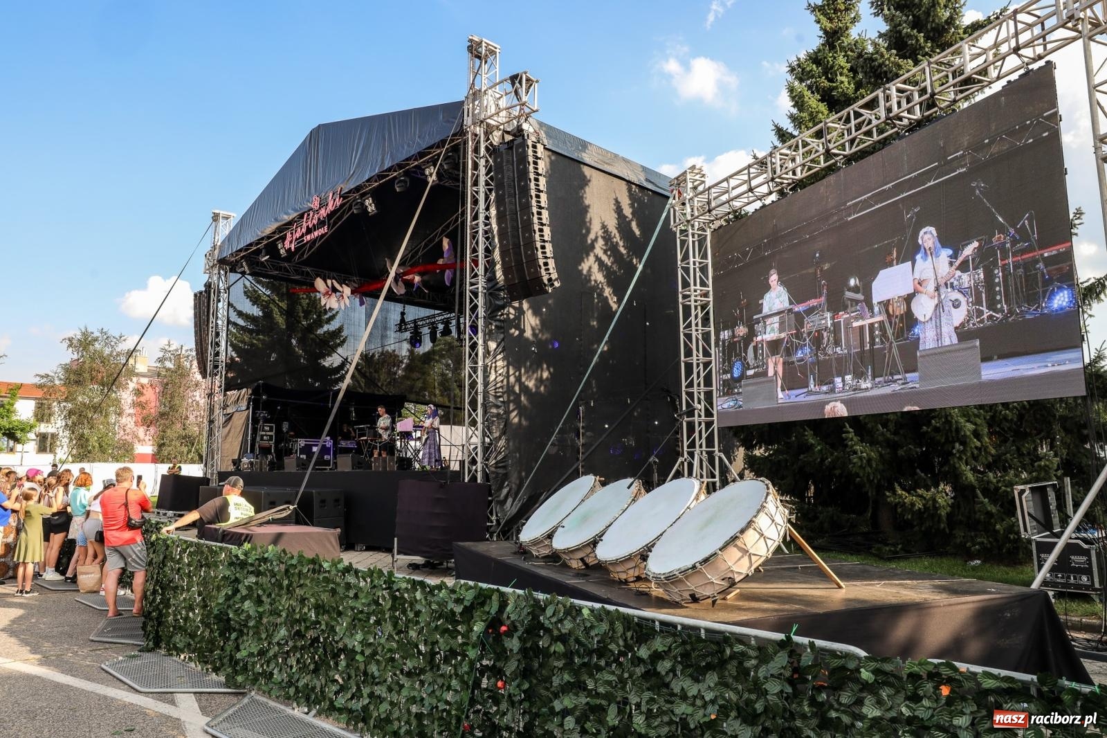 Zdjęcie w galerii na portalu naszraciborz.pl: Fajne miasto, fajna impreza, fajni ludzie. Raciborzanie swawolą [WIDEO] wiadomości z regionu