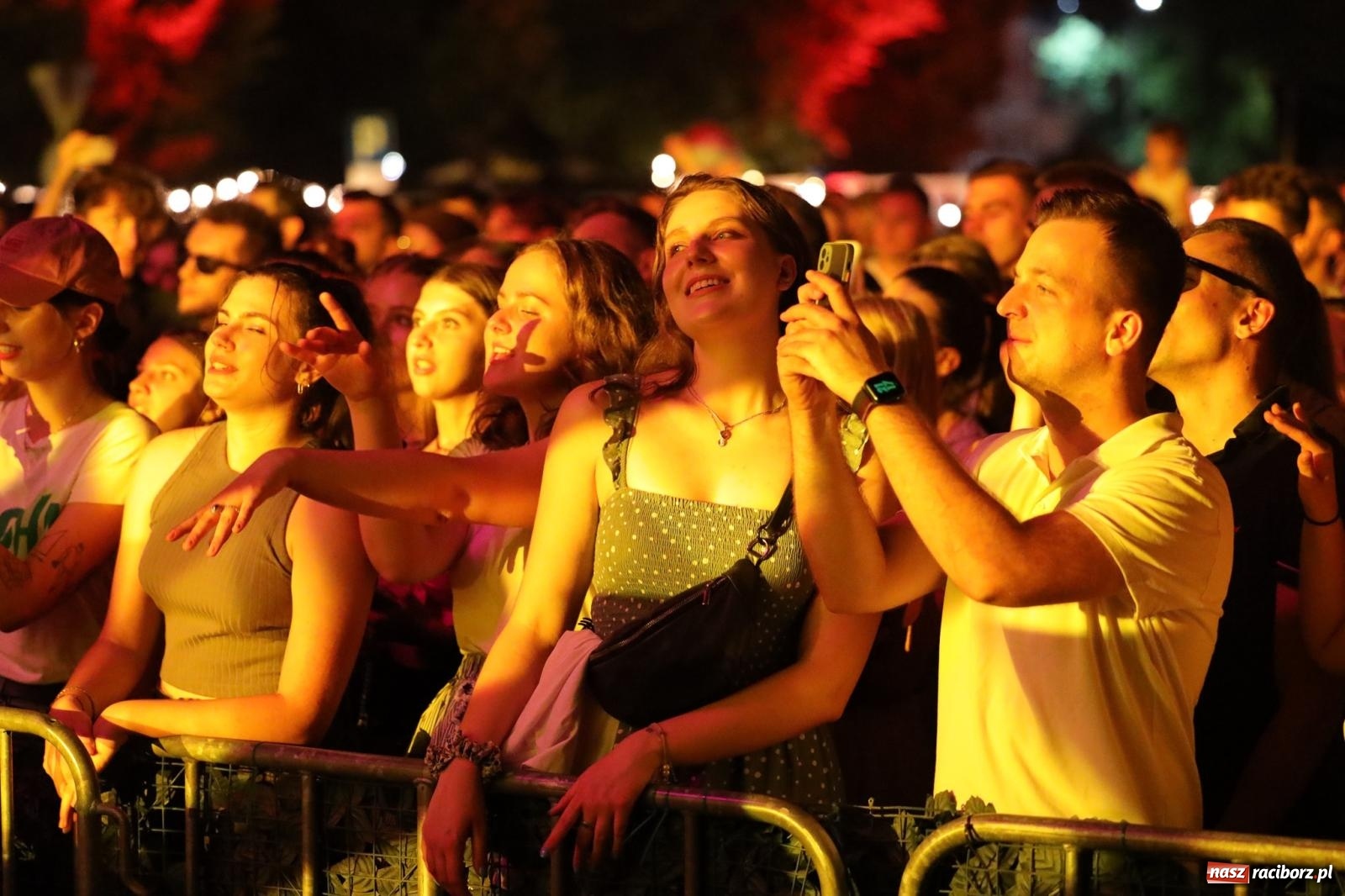 Zdjęcie w galerii na portalu naszraciborz.pl: Fajne miasto, fajna impreza, fajni ludzie. Raciborzanie swawolą [WIDEO] wiadomości z regionu