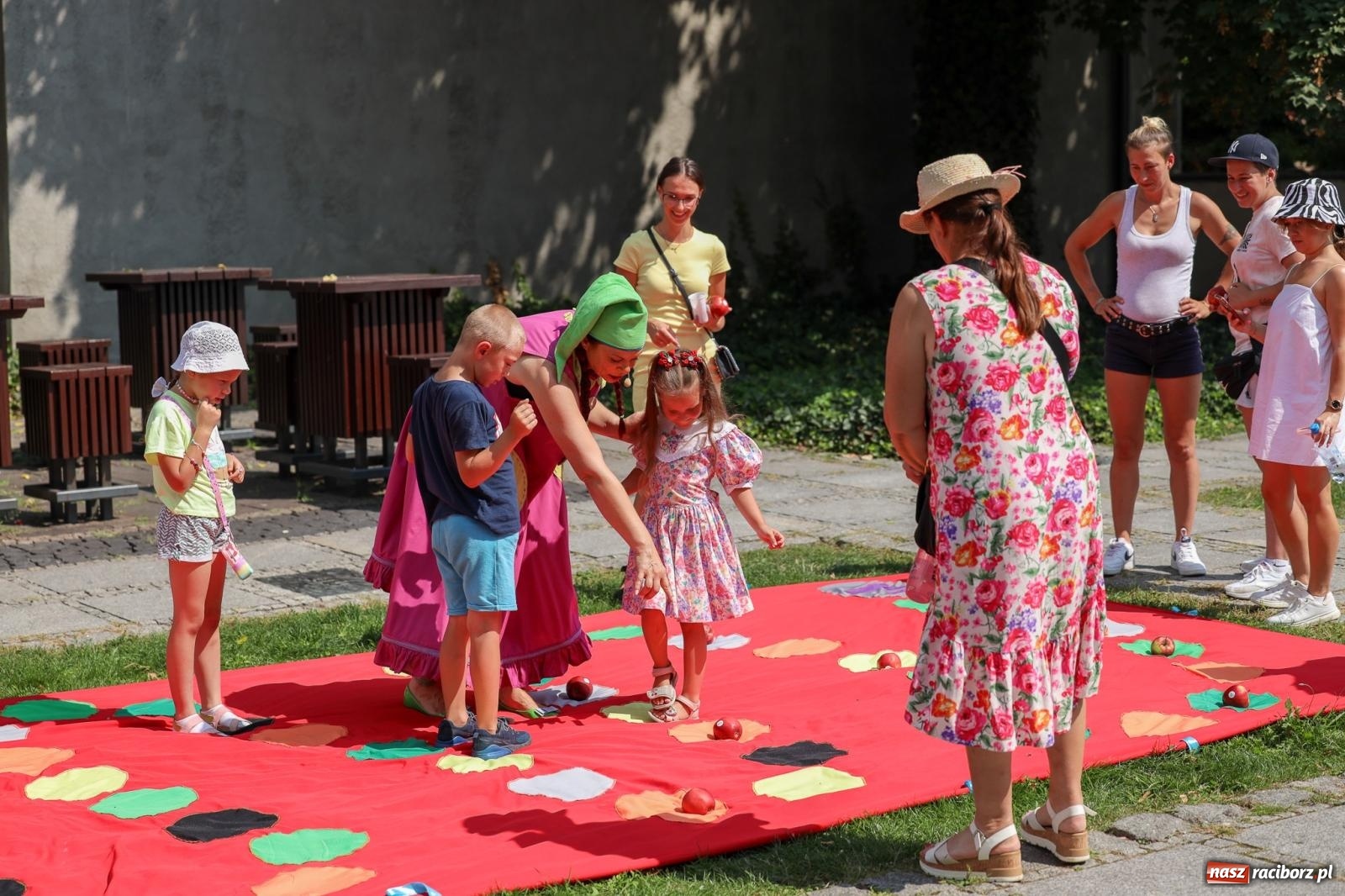 Zdjęcie w galerii na portalu naszraciborz.pl: Fajne miasto, fajna impreza, fajni ludzie. Raciborzanie swawolą [WIDEO] wiadomości z regionu