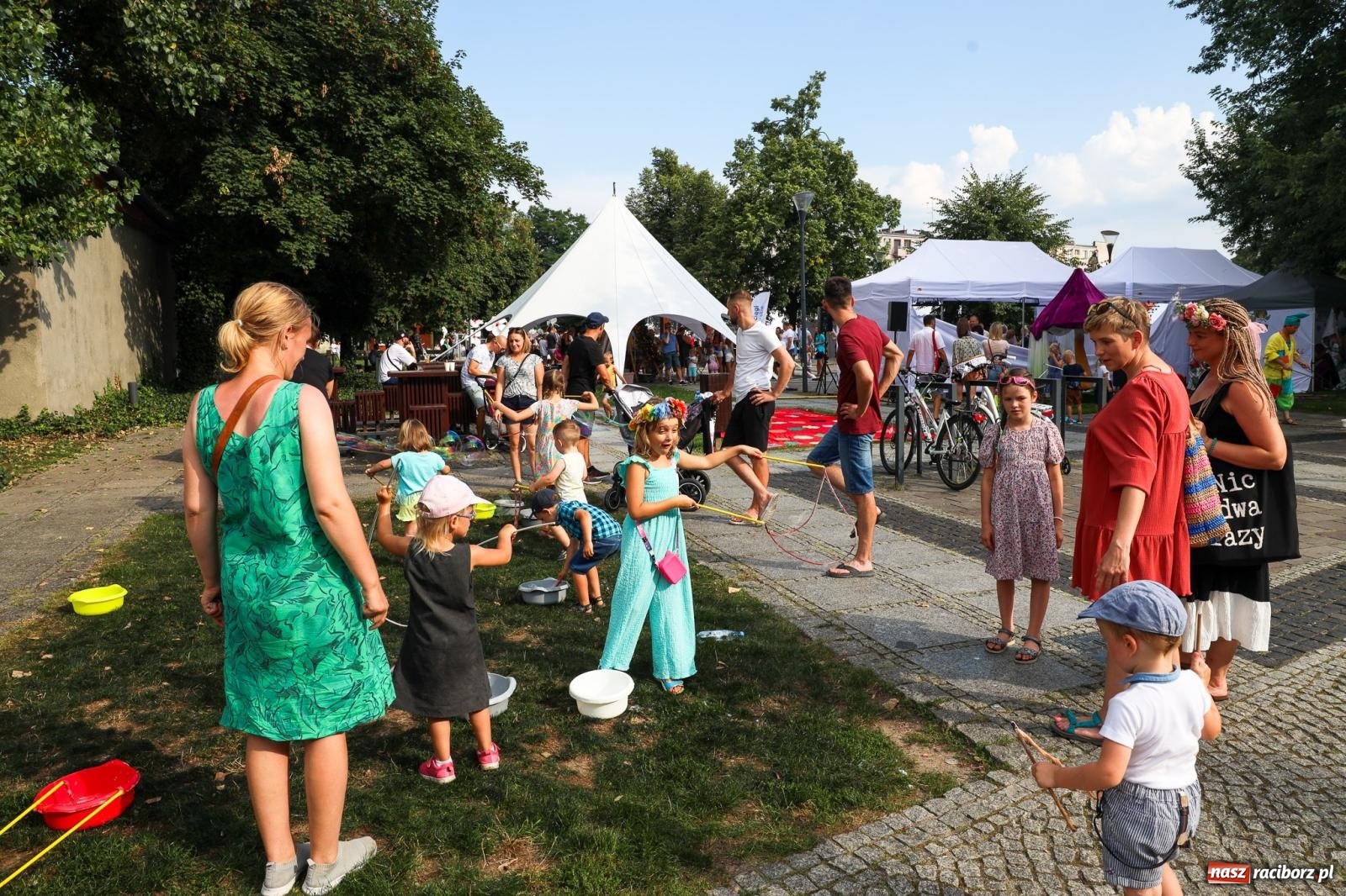 Zdjęcie w galerii na portalu naszraciborz.pl: Fajne miasto, fajna impreza, fajni ludzie. Raciborzanie swawolą [WIDEO] wiadomości z regionu