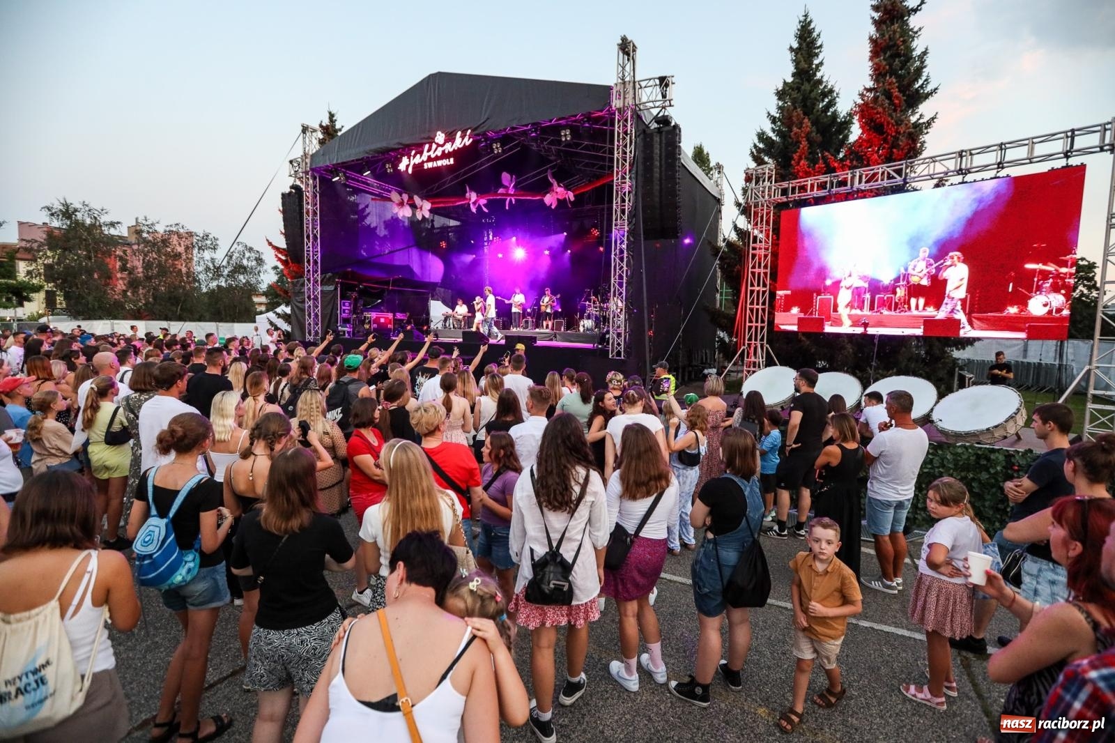 Zdjęcie w galerii na portalu naszraciborz.pl: Fajne miasto, fajna impreza, fajni ludzie. Raciborzanie swawolą [WIDEO] wiadomości z regionu