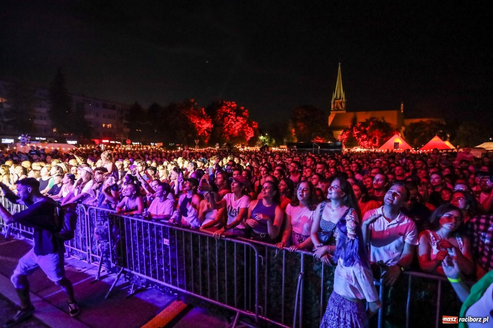 Zdjęcie w galerii na portalu naszraciborz.pl: Fajne miasto, fajna impreza, fajni ludzie. Raciborzanie swawolą [WIDEO] wiadomości z regionu
