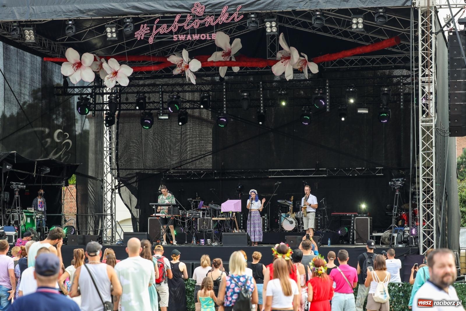 Zdjęcie w galerii na portalu naszraciborz.pl: Fajne miasto, fajna impreza, fajni ludzie. Raciborzanie swawolą [WIDEO] wiadomości z regionu