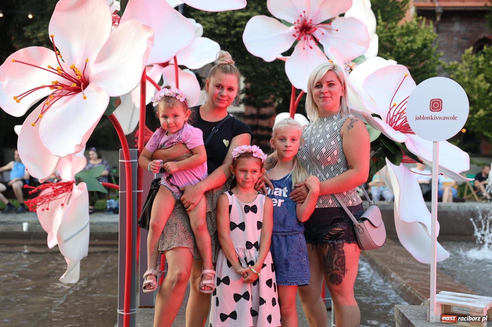 Zdjęcie w galerii na portalu naszraciborz.pl: Fajne miasto, fajna impreza, fajni ludzie. Raciborzanie swawolą [WIDEO] wiadomości z regionu