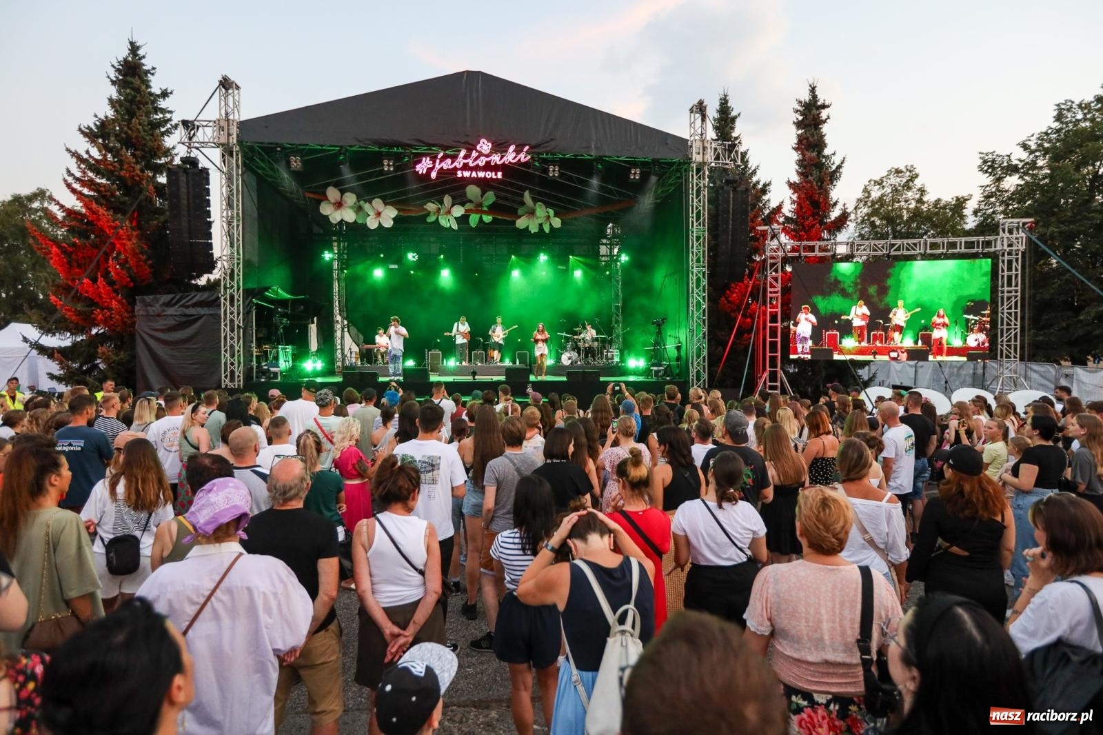 Zdjęcie w galerii na portalu naszraciborz.pl: Fajne miasto, fajna impreza, fajni ludzie. Raciborzanie swawolą [WIDEO] wiadomości z regionu