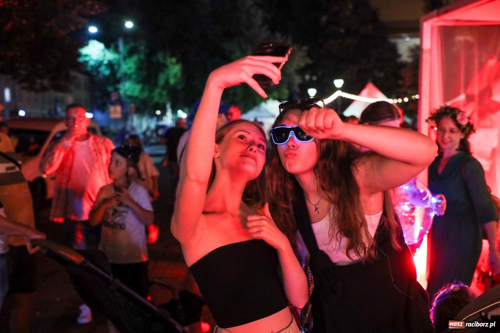 Zdjęcie w galerii na portalu naszraciborz.pl: Fajne miasto, fajna impreza, fajni ludzie. Raciborzanie swawolą [WIDEO] wiadomości z regionu