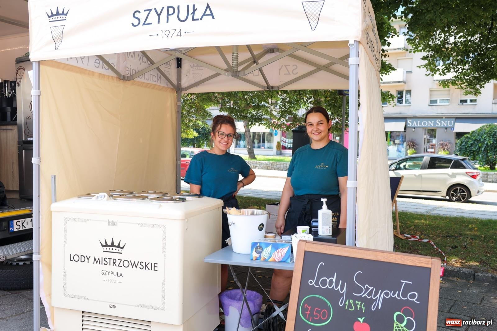 Zdjęcie w galerii na portalu naszraciborz.pl: Fajne miasto, fajna impreza, fajni ludzie. Raciborzanie swawolą [WIDEO] wiadomości z regionu