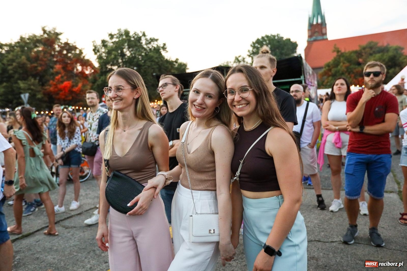 Zdjęcie w galerii na portalu naszraciborz.pl: Fajne miasto, fajna impreza, fajni ludzie. Raciborzanie swawolą [WIDEO] wiadomości z regionu