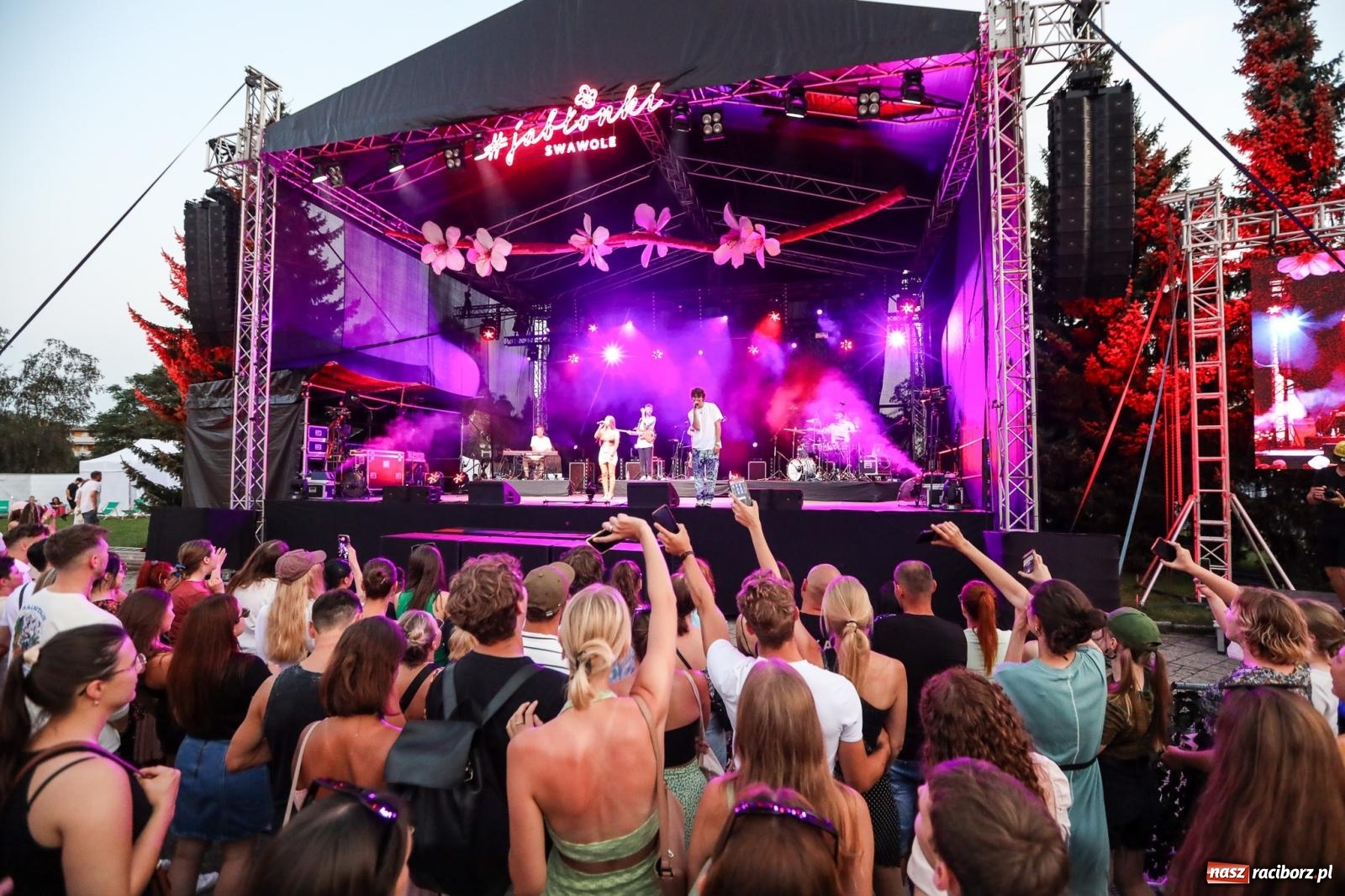 Zdjęcie w galerii na portalu naszraciborz.pl: Fajne miasto, fajna impreza, fajni ludzie. Raciborzanie swawolą [WIDEO] wiadomości z regionu