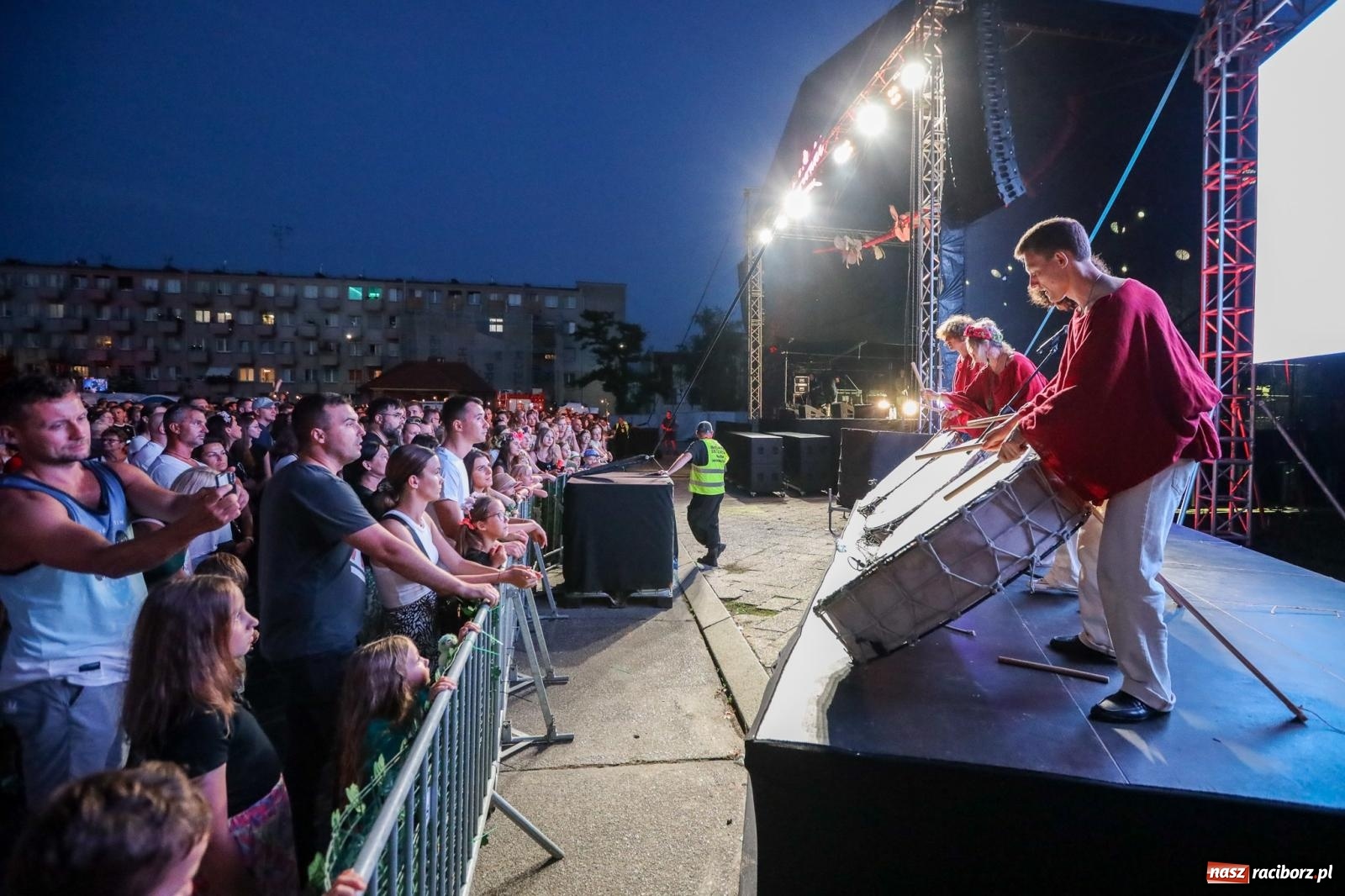 Zdjęcie w galerii na portalu naszraciborz.pl: Fajne miasto, fajna impreza, fajni ludzie. Raciborzanie swawolą [WIDEO] wiadomości z regionu