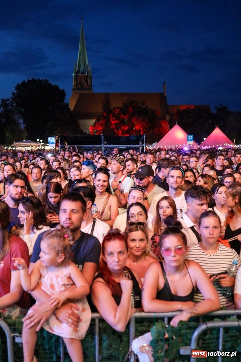 Zdjęcie w galerii na portalu naszraciborz.pl: Fajne miasto, fajna impreza, fajni ludzie. Raciborzanie swawolą [WIDEO] wiadomości z regionu