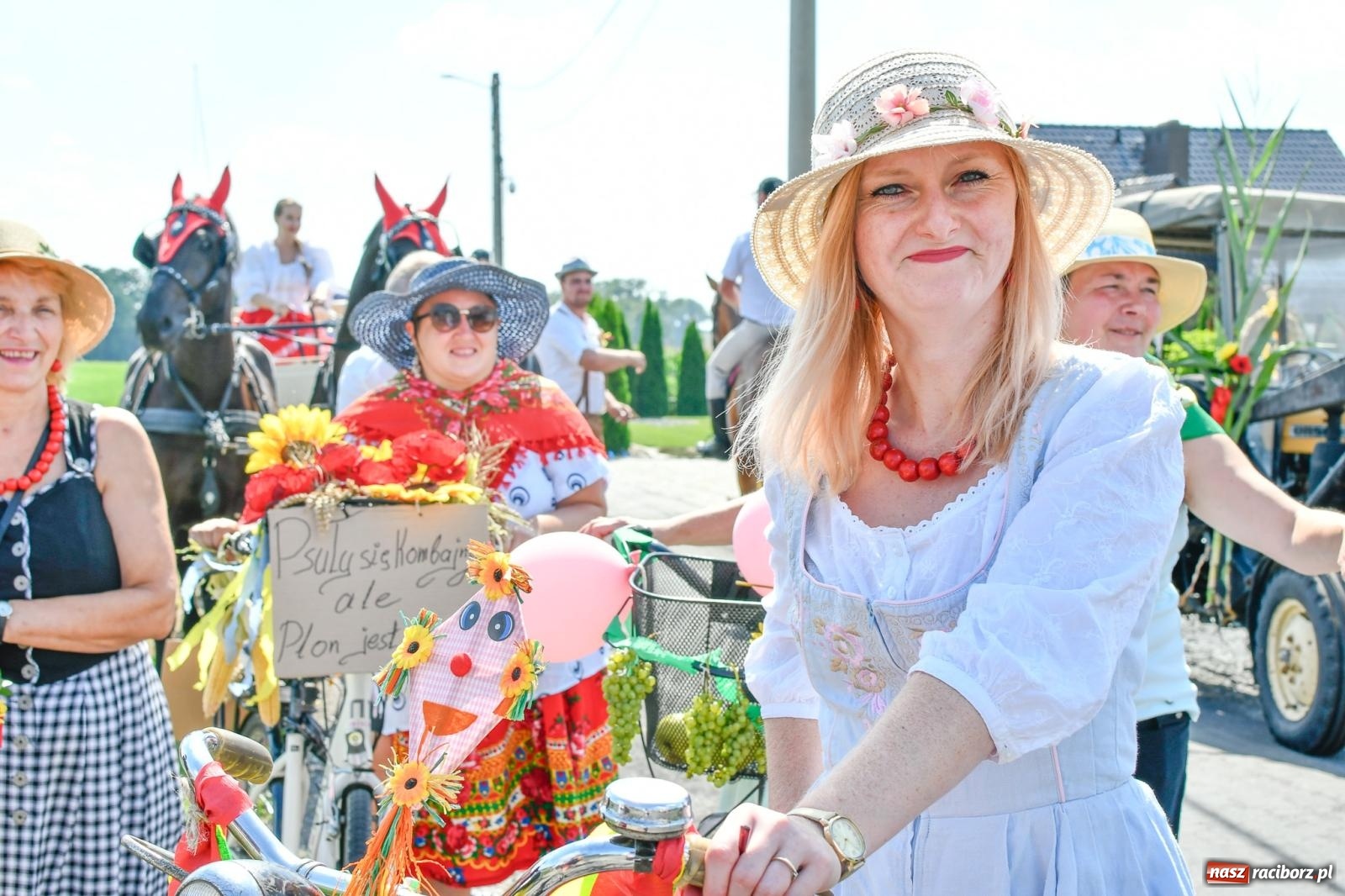 Zdjęcie w galerii na portalu naszraciborz.pl: Maków otworzył sezon dożynkowy w gminie Pietrowice Wielkie [FOTO i WIDEO] wiadomości z regionu