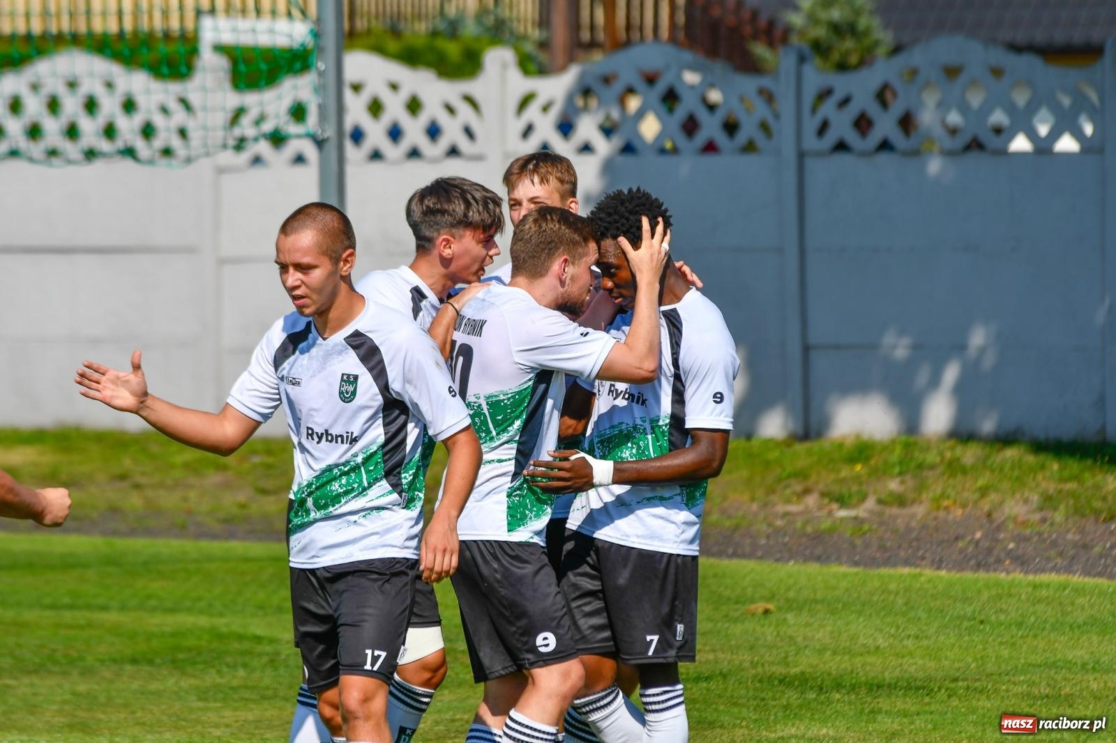 Zdjęcie w galerii na portalu naszraciborz.pl: Tworków i Rybnik podzieliły się punktami [FOTO i WIDEO] wiadomości z regionu