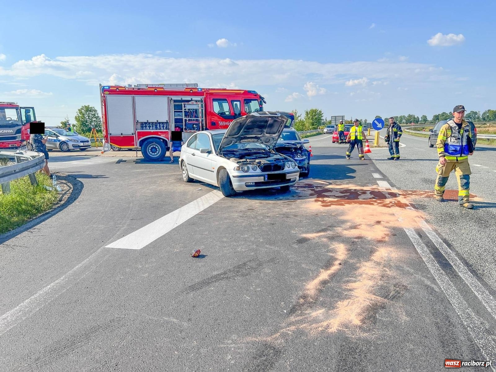 Zdjęcie w galerii na portalu naszraciborz.pl: Wypadek w Zabełkowie. Śmigłowiec LPR lądował po 12-latkę [FOTO] wiadomości z regionu