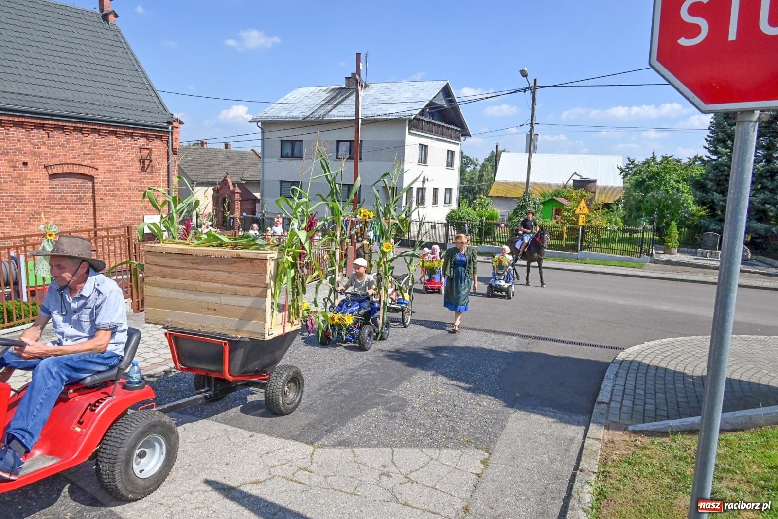 Zdjęcie w galerii na portalu naszraciborz.pl: Radosne i kolorowe święto plonów w Bolesławiu [FOTO i WIDEO] wiadomości z regionu