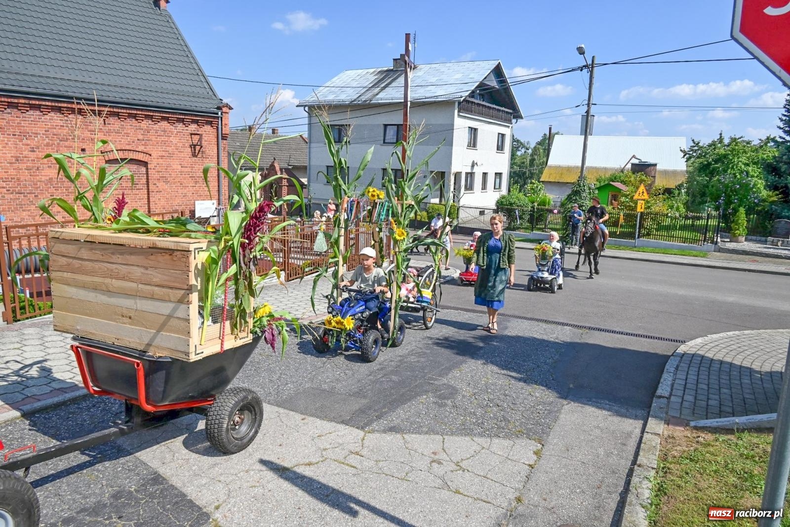 Zdjęcie w galerii na portalu naszraciborz.pl: Radosne i kolorowe święto plonów w Bolesławiu [FOTO i WIDEO] wiadomości z regionu