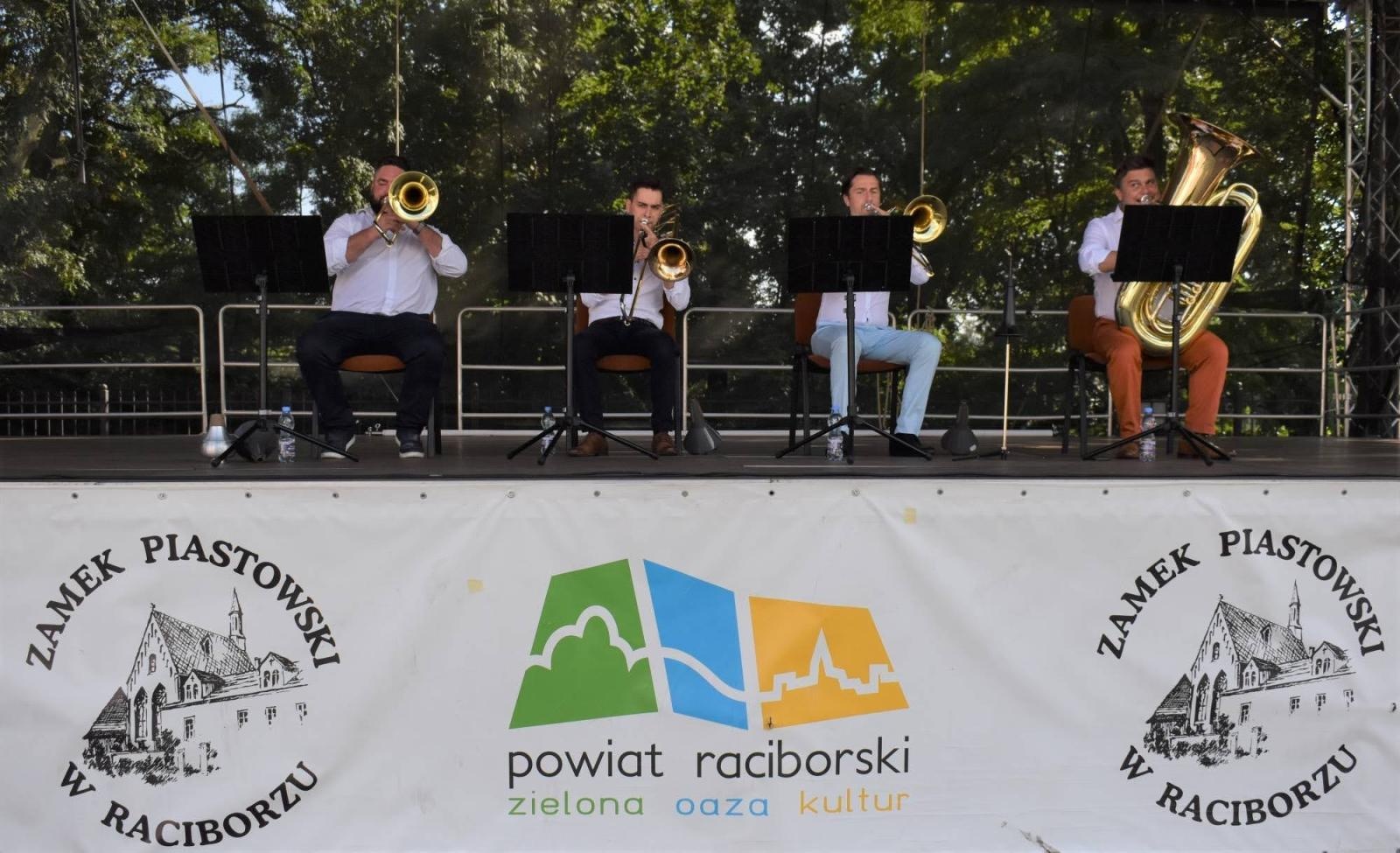 Zdjęcie w galerii na portalu naszraciborz.pl: Polska muzyka filmowa zabrzmiała na Zamku Piastowskim wiadomości z regionu