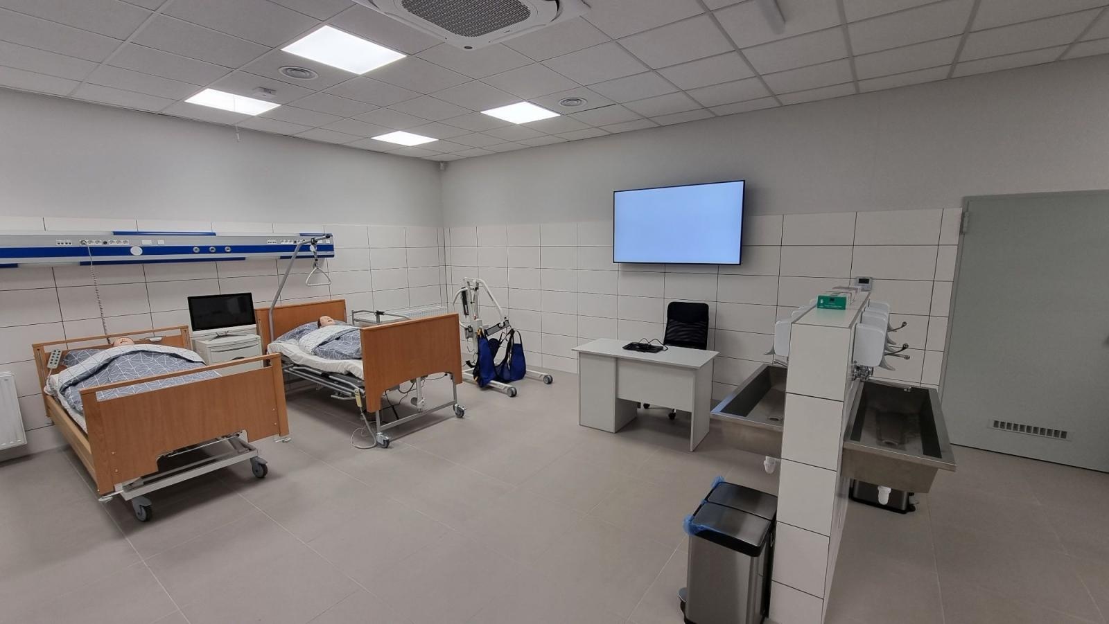 Zdjęcie w galerii na portalu naszraciborz.pl: Nigdy nie jest za późno, aby studiować: Akademia Nauk Stosowanych w Raciborzu czeka na Ciebie! wiadomości z regionu