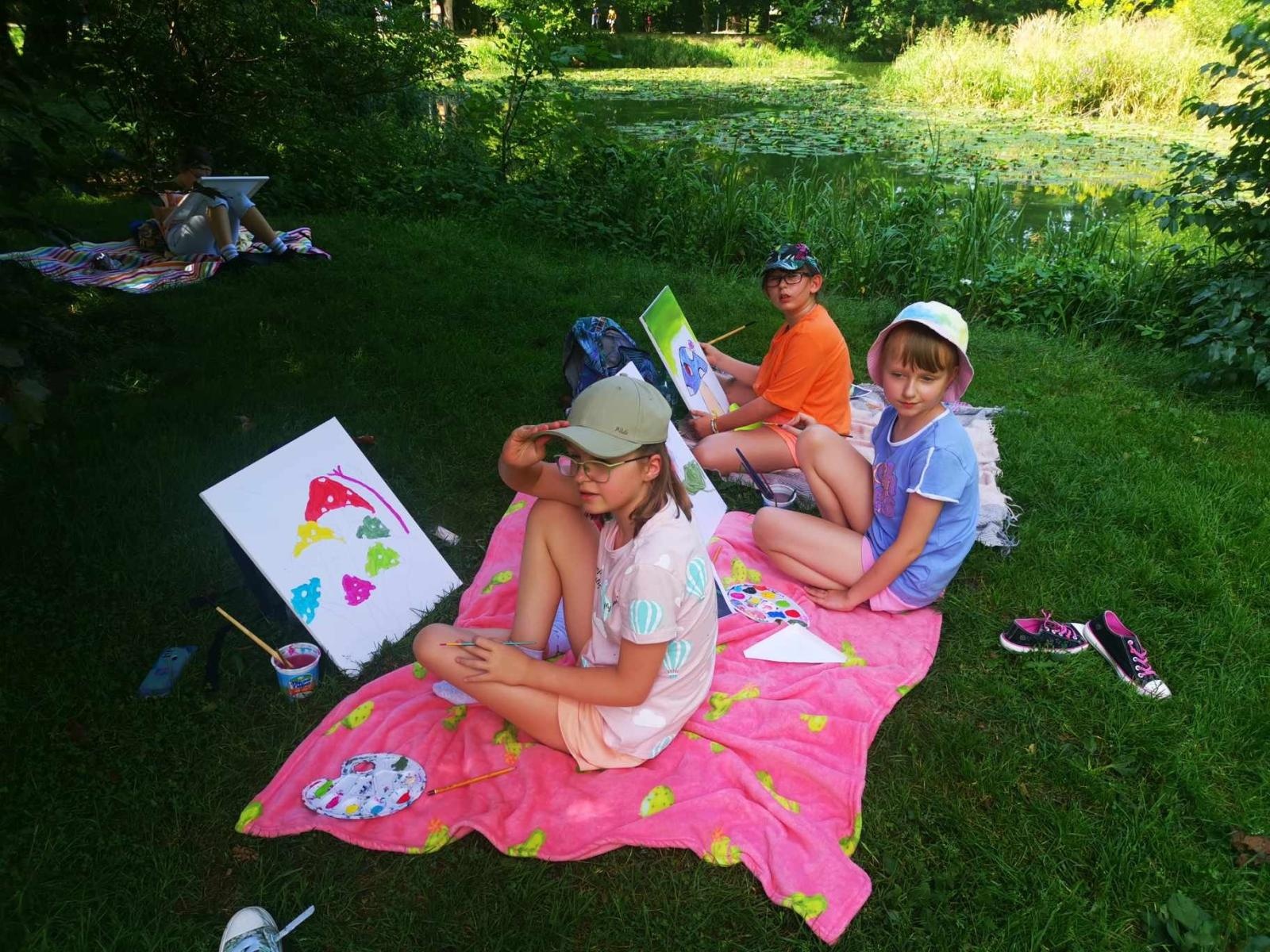 Zdjęcie w galerii na portalu naszraciborz.pl: MDK zorganizował w Rudach plener malarski wiadomości z regionu