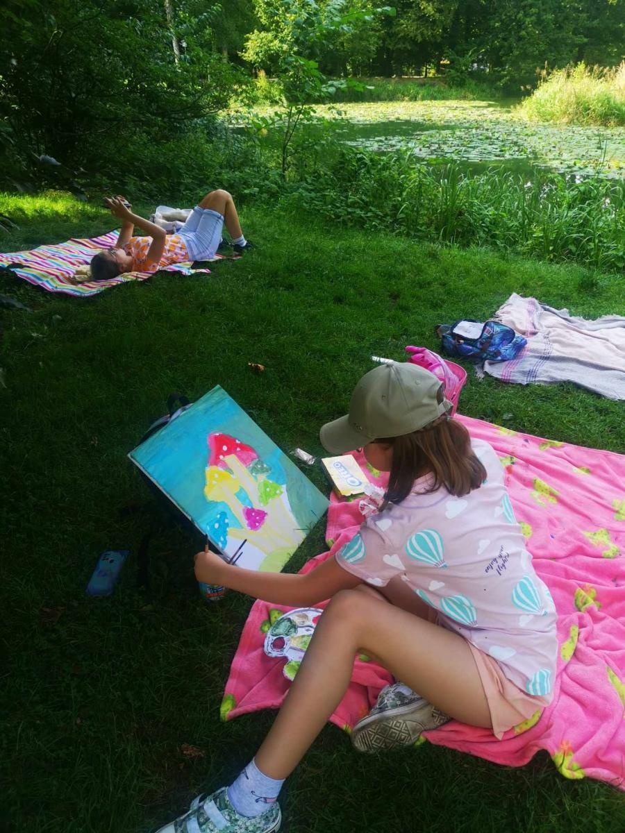 Zdjęcie w galerii na portalu naszraciborz.pl: MDK zorganizował w Rudach plener malarski wiadomości z regionu