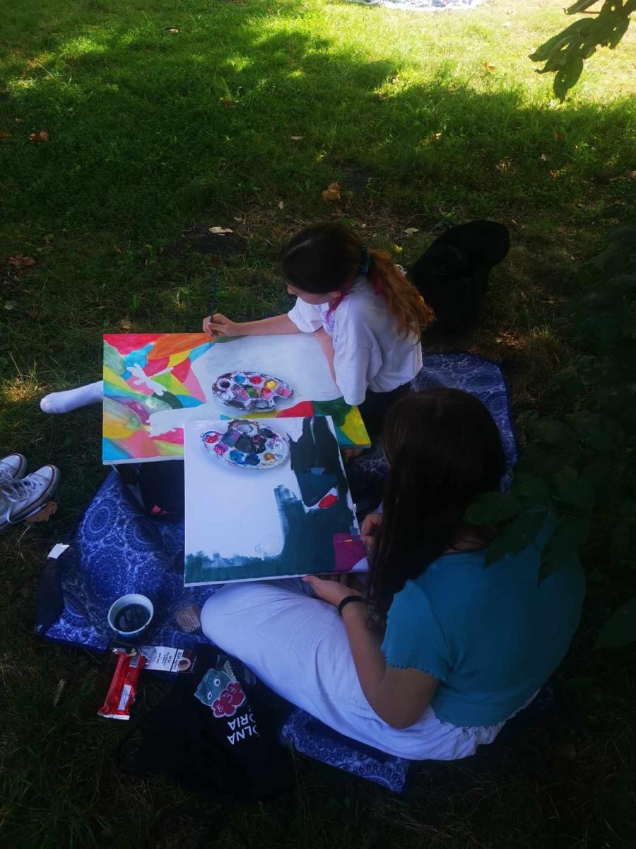 Zdjęcie w galerii na portalu naszraciborz.pl: MDK zorganizował w Rudach plener malarski wiadomości z regionu