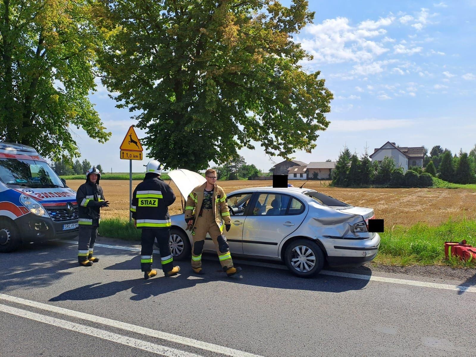 Zdjęcie w galerii na portalu naszraciborz.pl: Zderzenie ciężarówki z osobówką w Tworkowie wiadomości z regionu