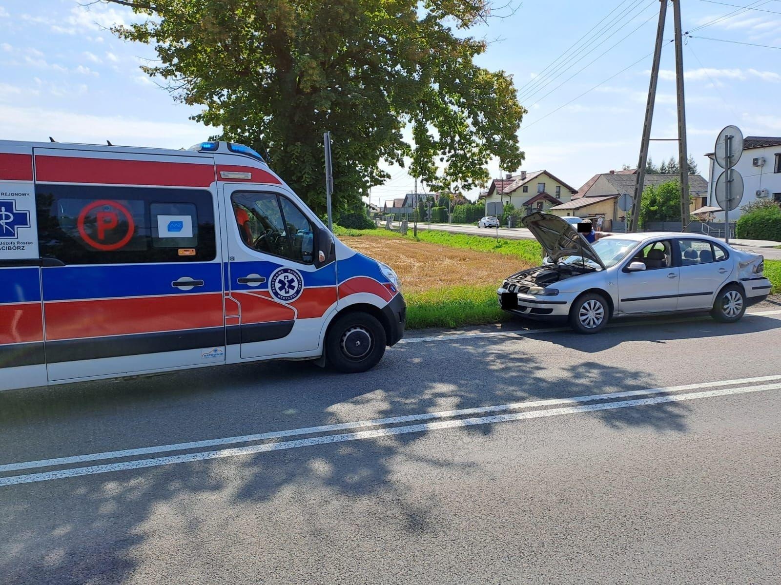 Zdjęcie w galerii na portalu naszraciborz.pl: Zderzenie ciężarówki z osobówką w Tworkowie wiadomości z regionu