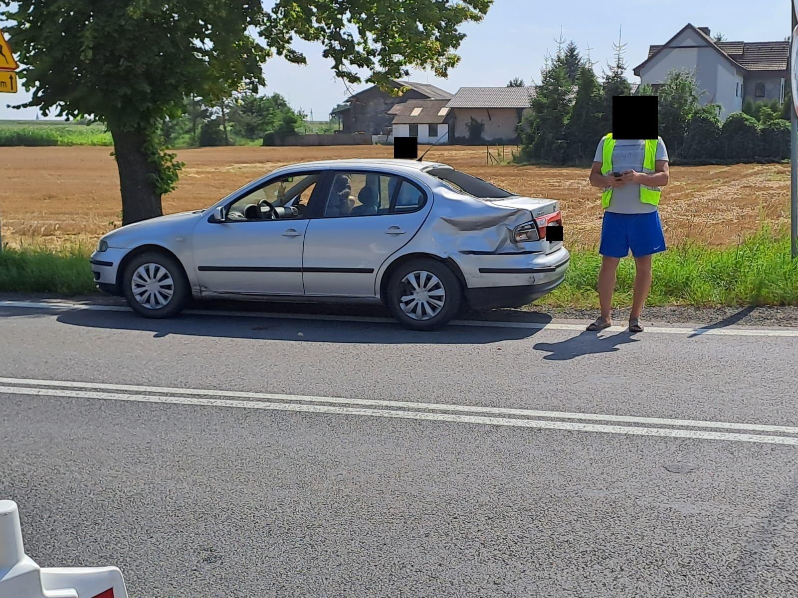 Zdjęcie w galerii na portalu naszraciborz.pl: Zderzenie ciężarówki z osobówką w Tworkowie wiadomości z regionu