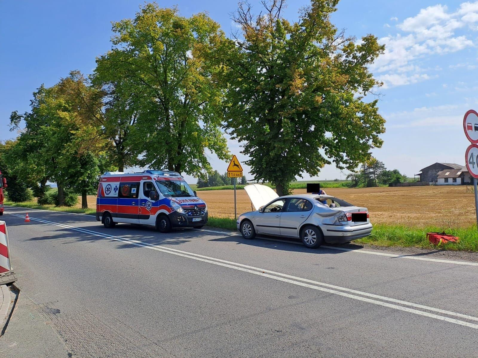 Zdjęcie w galerii na portalu naszraciborz.pl: Zderzenie ciężarówki z osobówką w Tworkowie wiadomości z regionu