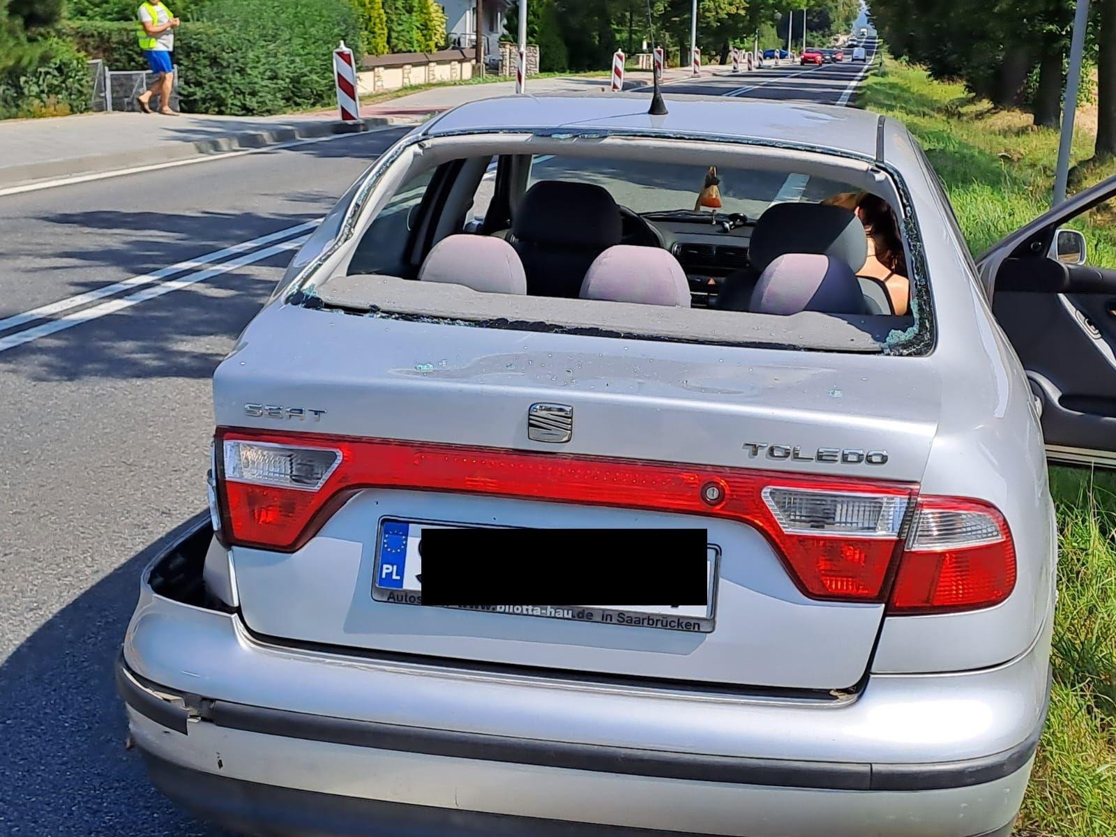 Zdjęcie w galerii na portalu naszraciborz.pl: Zderzenie ciężarówki z osobówką w Tworkowie wiadomości z regionu