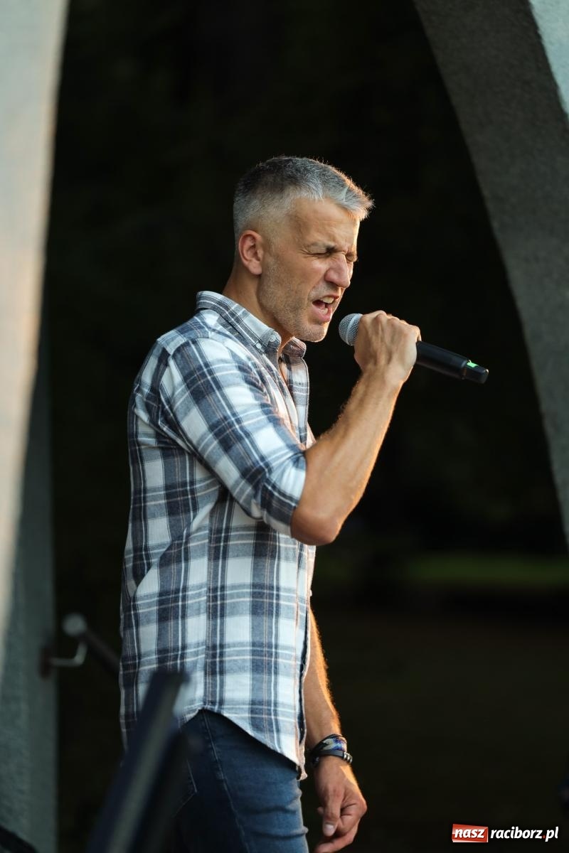 Zdjęcie w galerii na portalu naszraciborz.pl: Żyłem jak chciałem - koncert Gentlemen's Club na bis! wiadomości z regionu