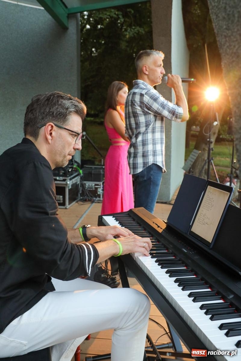 Zdjęcie w galerii na portalu naszraciborz.pl: Żyłem jak chciałem - koncert Gentlemen's Club na bis! wiadomości z regionu