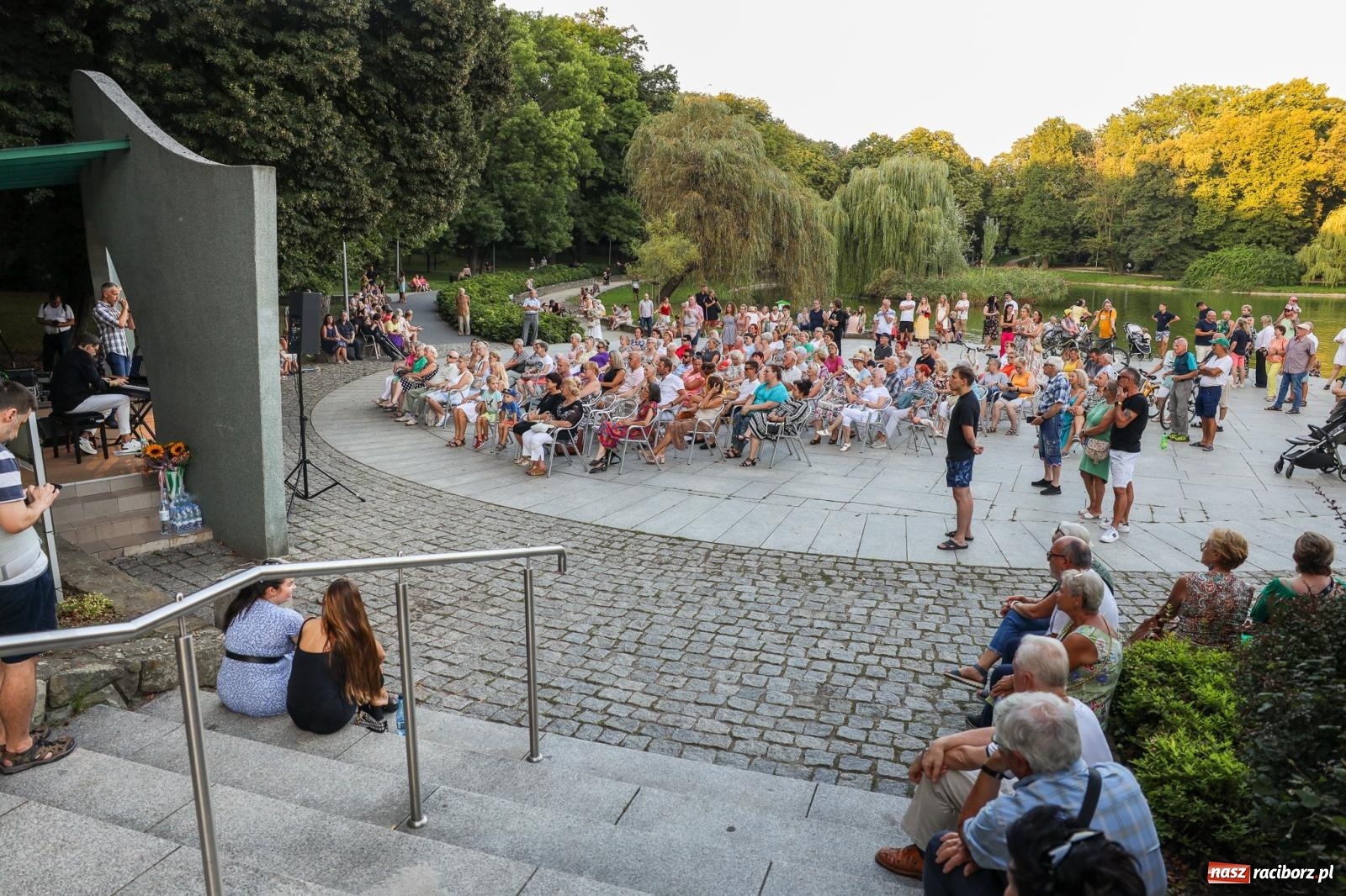 Zdjęcie w galerii na portalu naszraciborz.pl: Żyłem jak chciałem - koncert Gentlemen's Club na bis! wiadomości z regionu