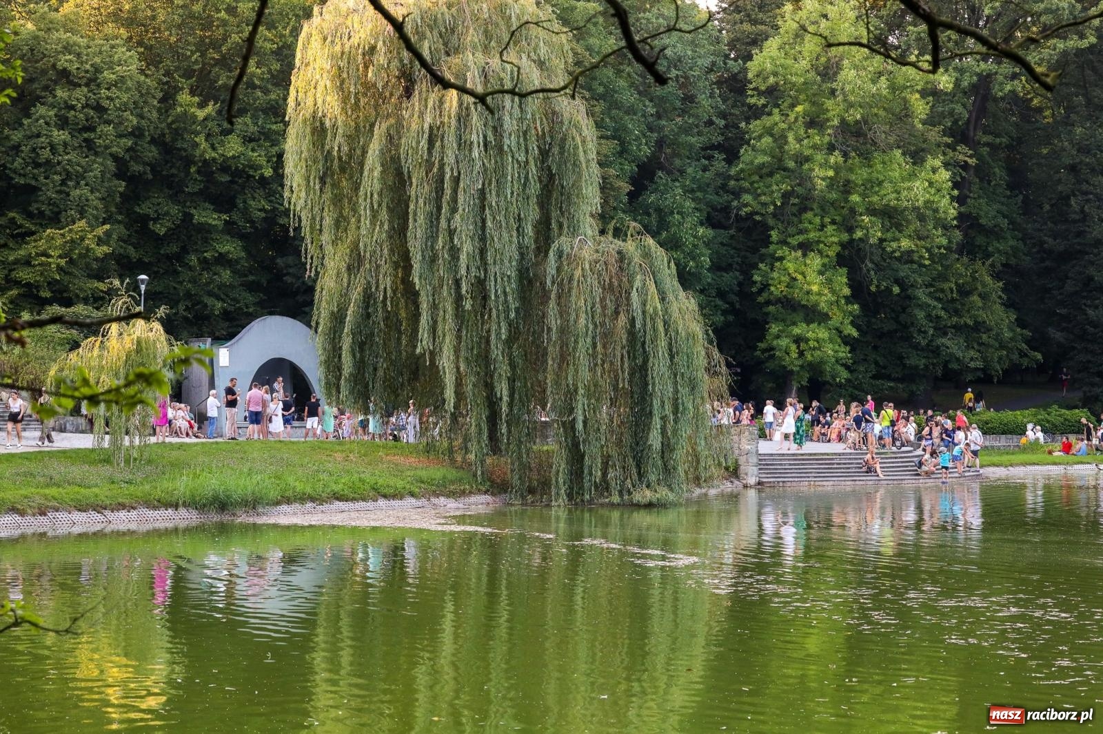 Zdjęcie w galerii na portalu naszraciborz.pl: Żyłem jak chciałem - koncert Gentlemen's Club na bis! wiadomości z regionu
