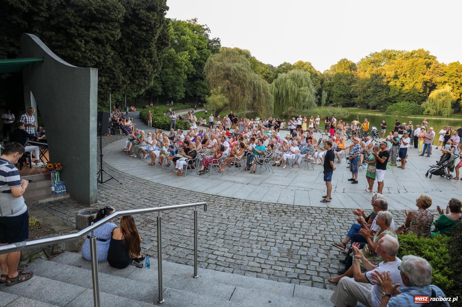 Zdjęcie w galerii na portalu naszraciborz.pl: Żyłem jak chciałem - koncert Gentlemen's Club na bis! wiadomości z regionu