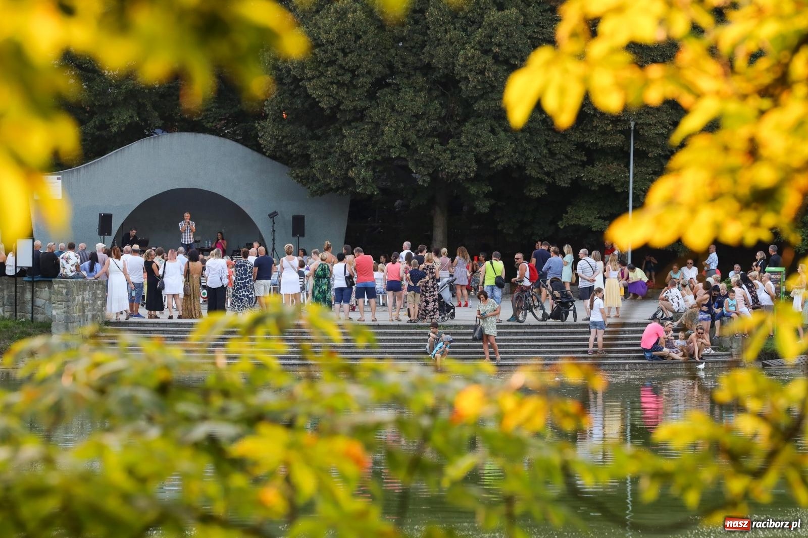 Zdjęcie w galerii na portalu naszraciborz.pl: Żyłem jak chciałem - koncert Gentlemen's Club na bis! wiadomości z regionu