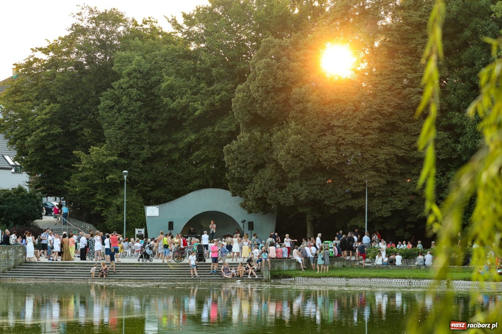 Zdjęcie w galerii na portalu naszraciborz.pl: Żyłem jak chciałem - koncert Gentlemen's Club na bis! wiadomości z regionu