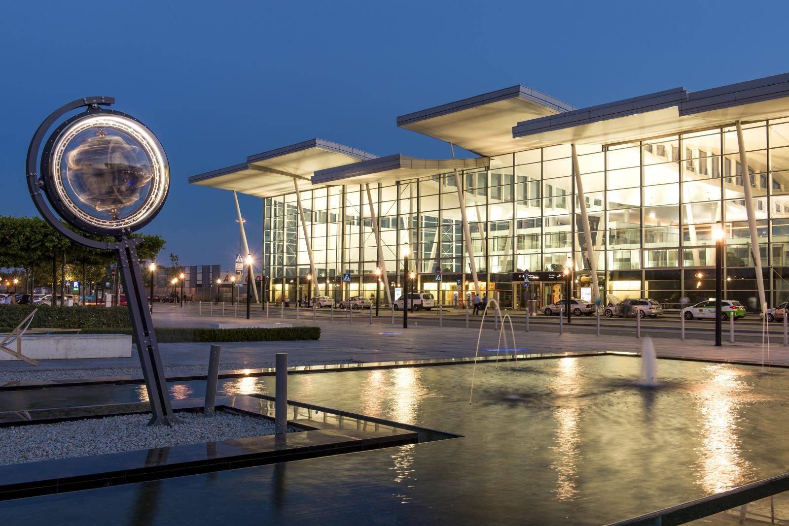 Zdjęcie w galerii na portalu naszraciborz.pl: Rozbudują Port Lotniczy Wrocław [ETAPY, TERMINY] wiadomości z regionu