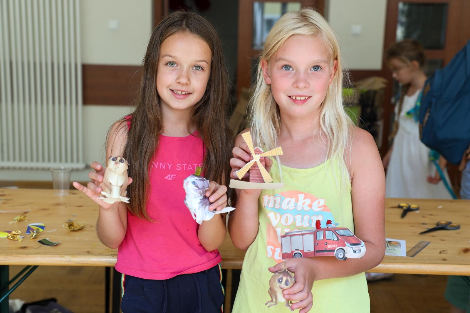 Zdjęcie w galerii na portalu naszraciborz.pl: Modele z kartonu na letnich warsztatach w RCK wiadomości z regionu