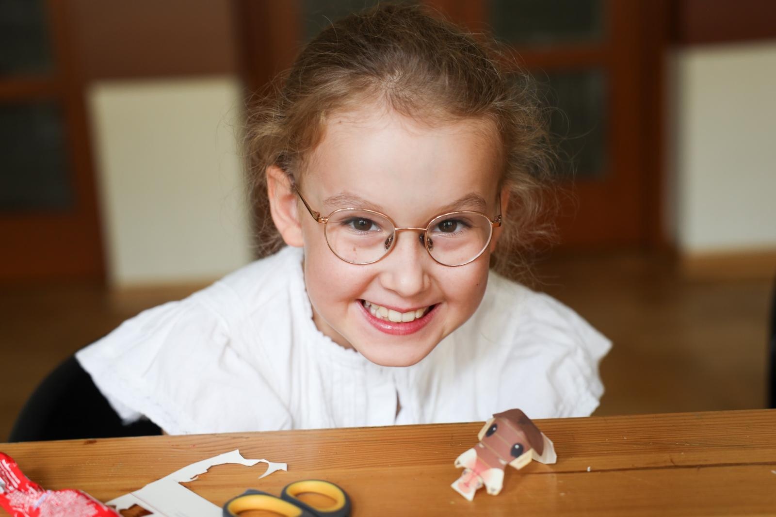 Zdjęcie w galerii na portalu naszraciborz.pl: Modele z kartonu na letnich warsztatach w RCK wiadomości z regionu