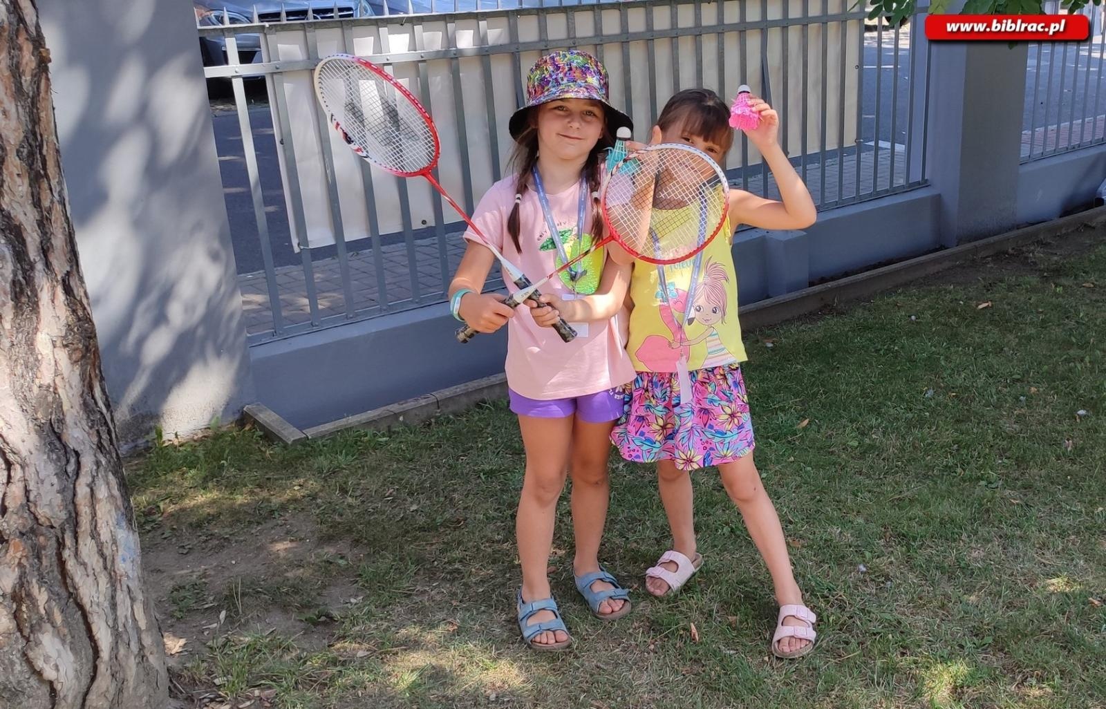 Zdjęcie w galerii na portalu naszraciborz.pl: W odwiedzinach u Pippi Pończoszanki i Mary Poppins - Letni Wehikuł Czasu w Bibliotece wiadomości z regionu