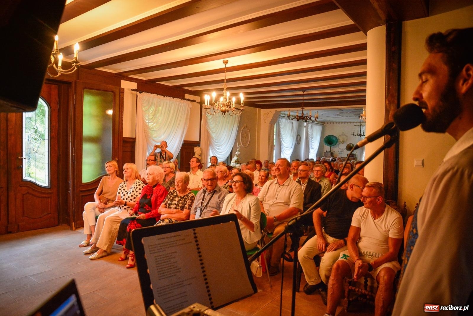 Zdjęcie w galerii na portalu naszraciborz.pl: Życiowe umilanki. Fortissimo w wojnowickim pałacu [FOTO i WIDEO] wiadomości z regionu