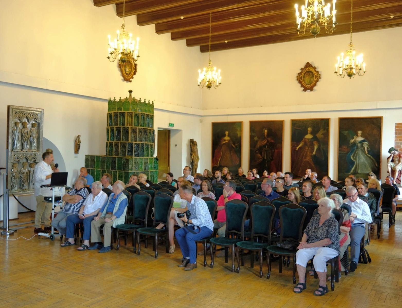 Zdjęcie w galerii na portalu naszraciborz.pl: Historia raciborskiej wojskowości na wystawie w Muzeum wiadomości z regionu