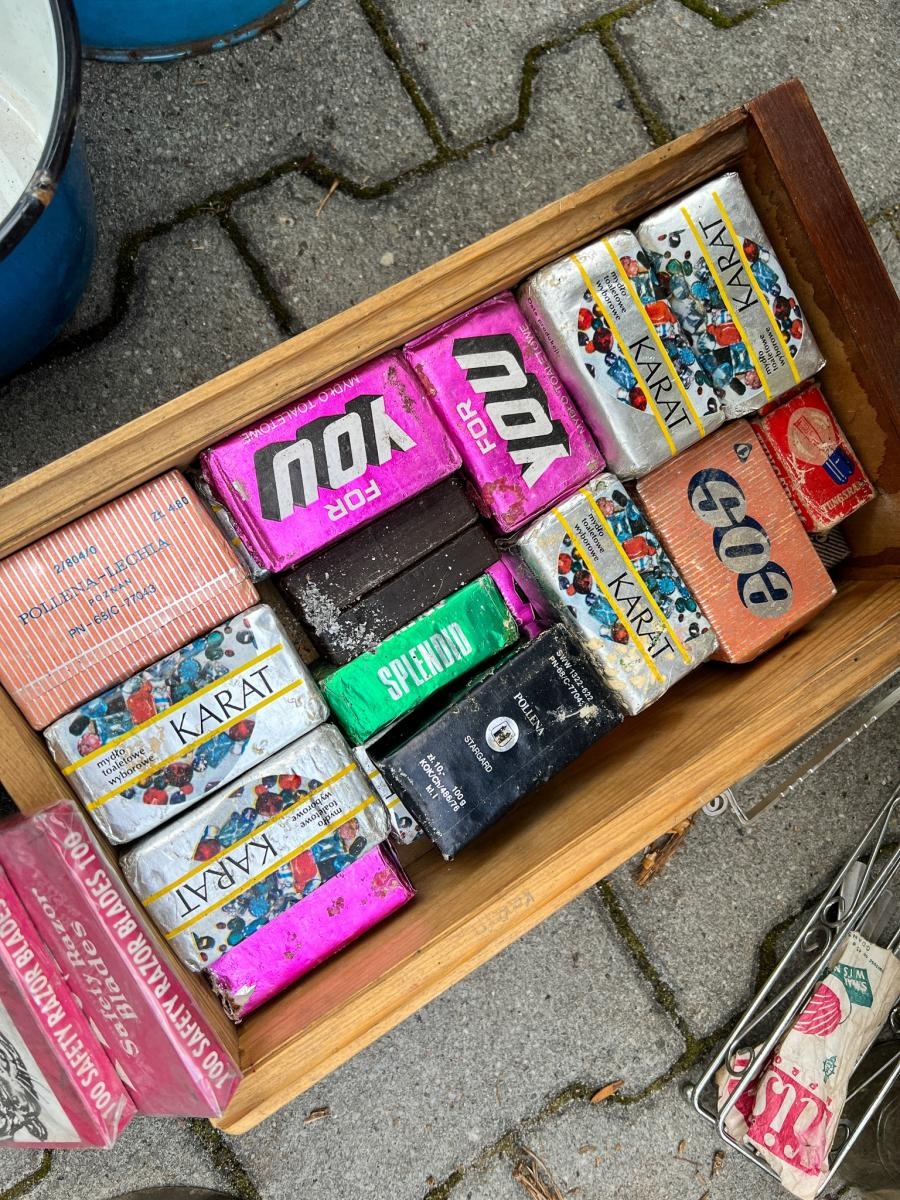 Zdjęcie w galerii na portalu naszraciborz.pl: Targ staroci w Pietrowicach Wielkich. Pojawiły się perełki wiadomości z regionu