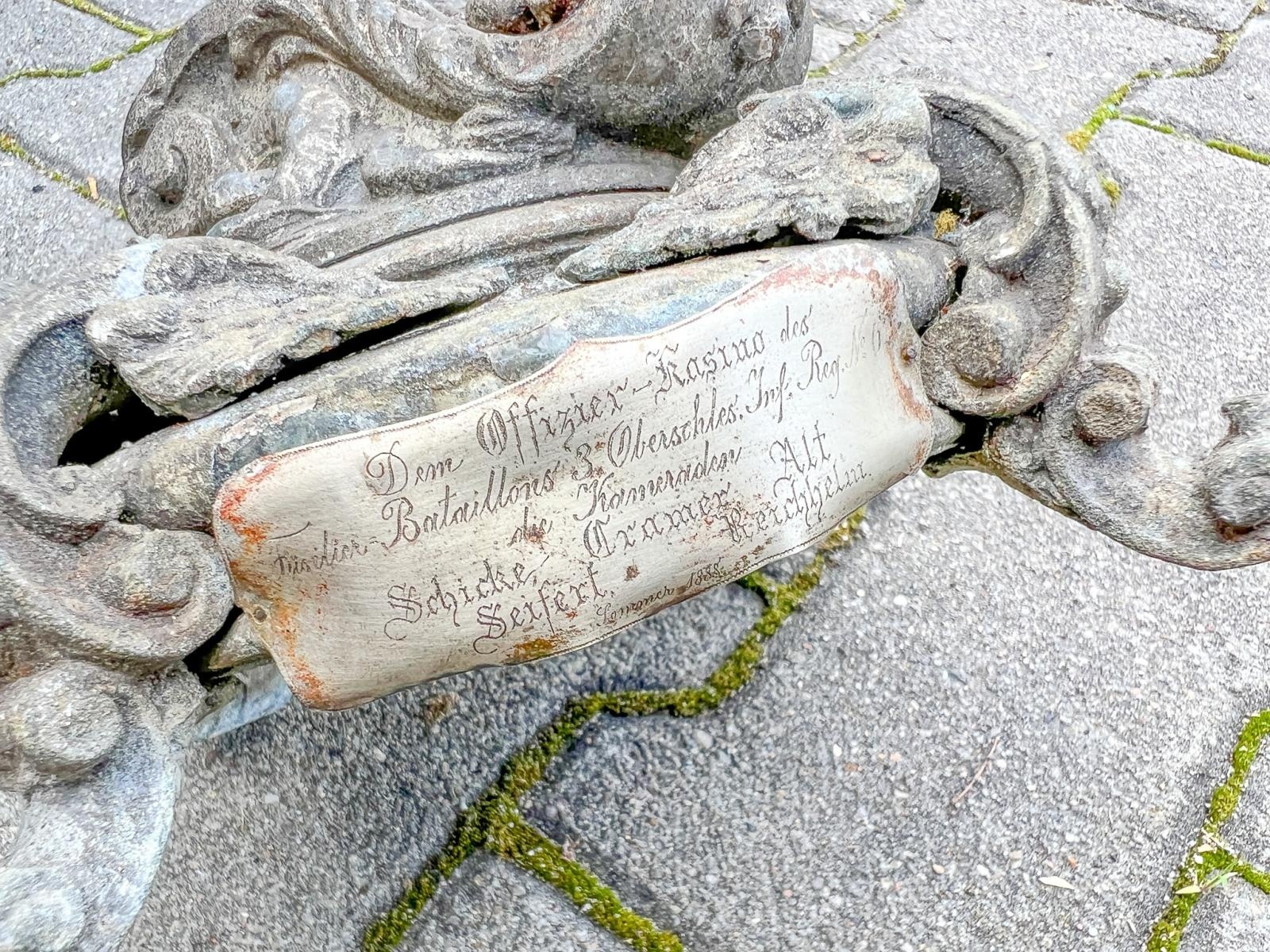 Zdjęcie w galerii na portalu naszraciborz.pl: Targ staroci w Pietrowicach Wielkich. Pojawiły się perełki wiadomości z regionu