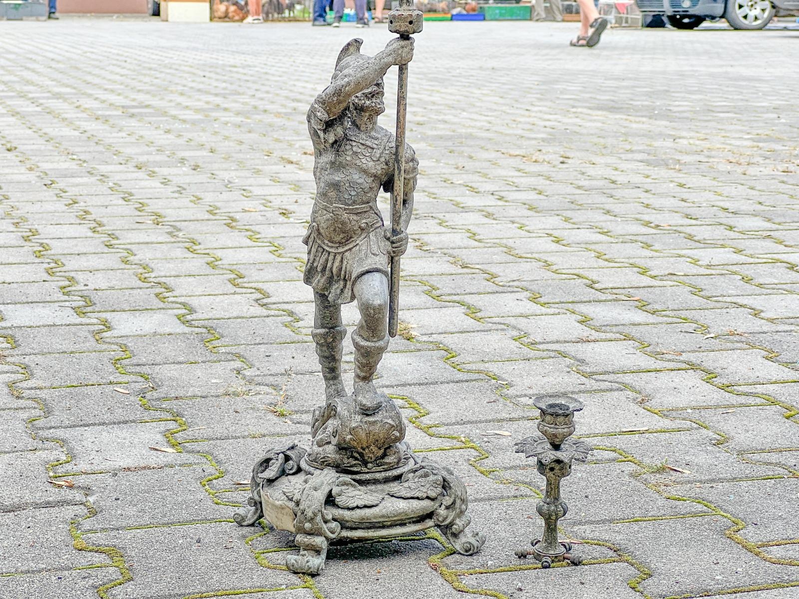 Zdjęcie w galerii na portalu naszraciborz.pl: Targ staroci w Pietrowicach Wielkich. Pojawiły się perełki wiadomości z regionu