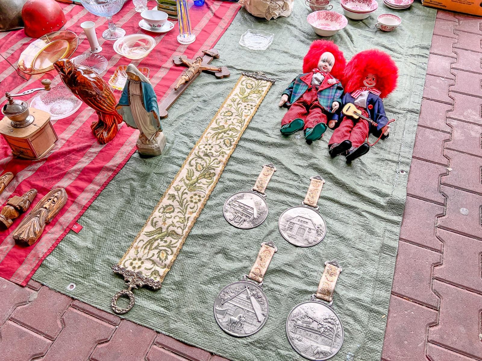 Zdjęcie w galerii na portalu naszraciborz.pl: Targ staroci w Pietrowicach Wielkich. Pojawiły się perełki wiadomości z regionu