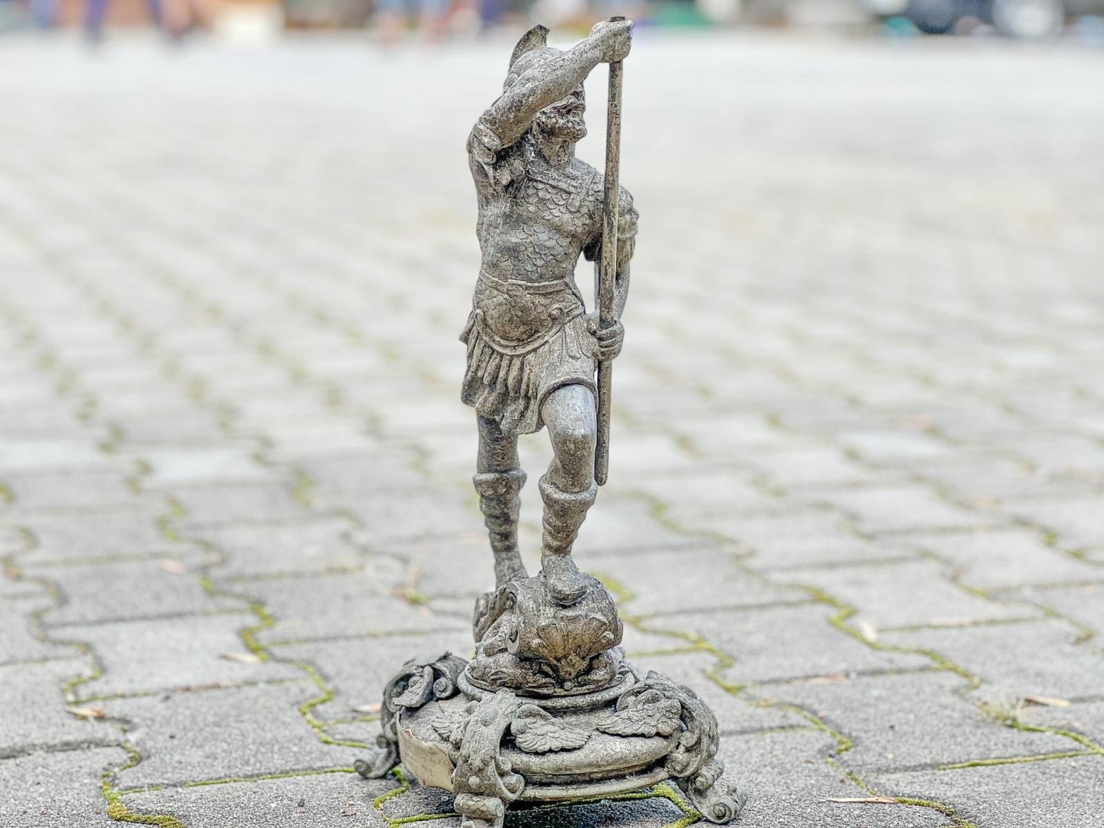 Zdjęcie w galerii na portalu naszraciborz.pl: Targ staroci w Pietrowicach Wielkich. Pojawiły się perełki wiadomości z regionu